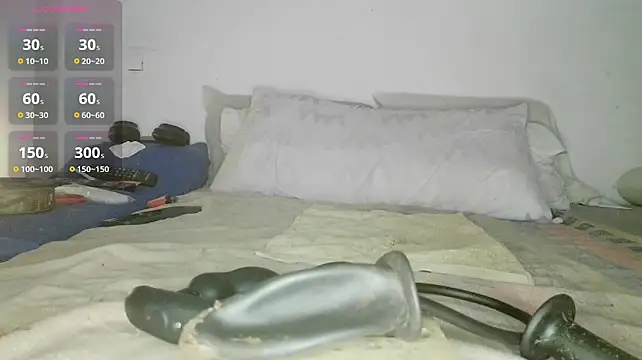canarito18 live cam on StripChat