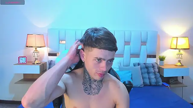 Zeus_damian21 live cam on StripChat