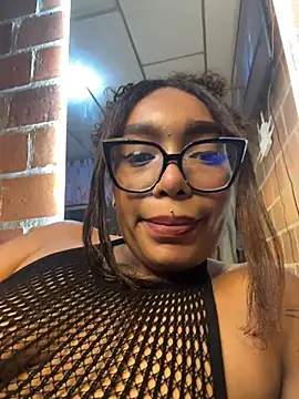 _Piel_Canela live cam on StripChat