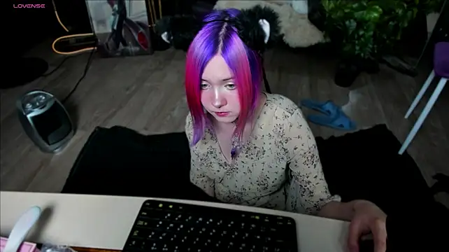 Miiu_miiu live cam on StripChat
