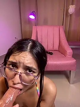shiora_nova live cam on StripChat
