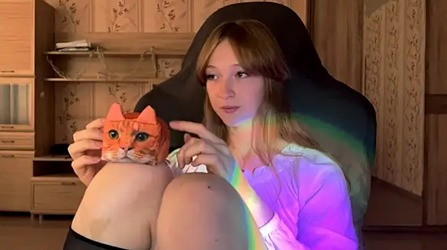 SalmonWhip live cam on StripChat