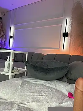 AliceHanz live cam on StripChat