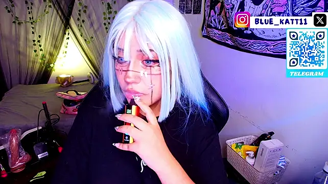 blue_katt live cam on StripChat
