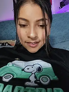 Fox_Roxxan live cam on StripChat