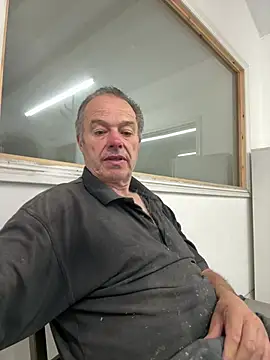 im1208 (M grandpa) - Get cock out at work