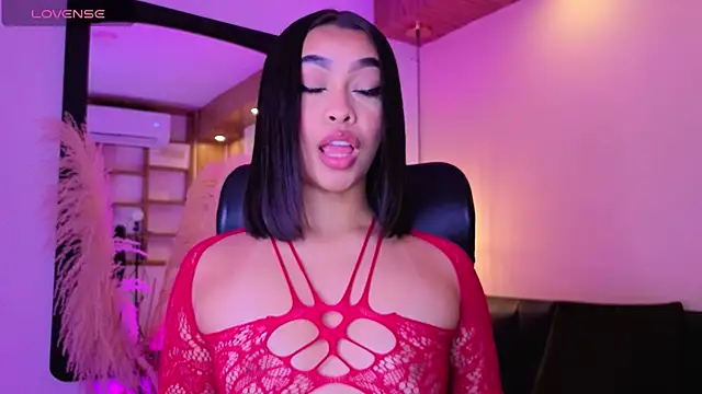 Chloe_monroee live cam on StripChat