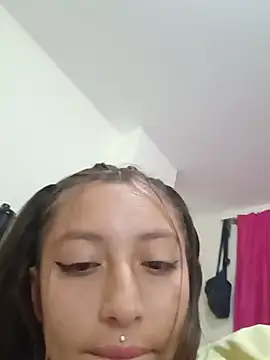 MiaSaen live cam on StripChat