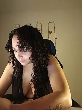MaryMoon06 live cam on StripChat