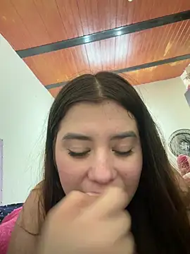 Lily_Valencia live cam on StripChat