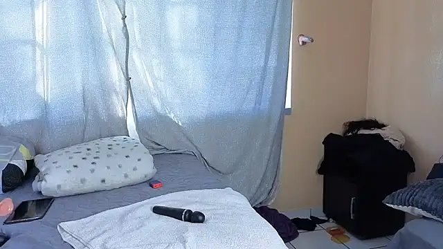 Daniella26 live cam on StripChat