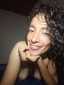 arianahillt webcam