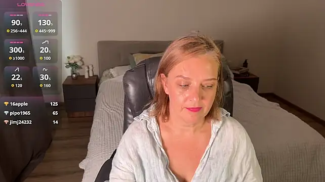 GeniusJinx live cam on StripChat
