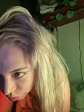 nathashabennethh live cam on StripChat