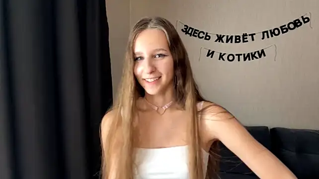 SkinnyForint live cam on StripChat