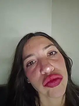 loveuu-bae live cam on StripChat