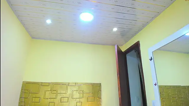 Julia_Haye live cam on StripChat