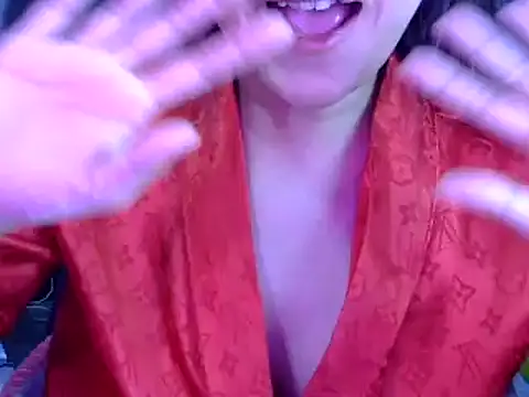 Bee_2k live cam on StripChat