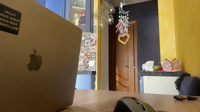 Oksi494 live cam on StripChat