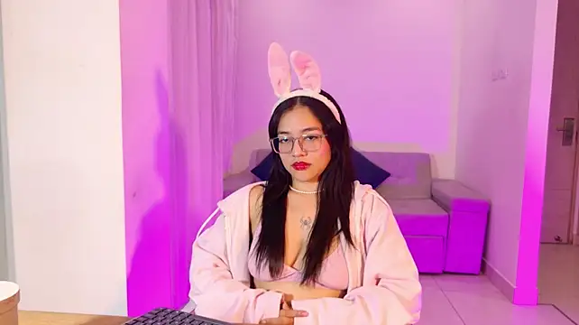 AntonellaBons live cam on StripChat