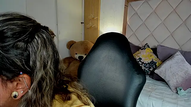 dulce_lyraa1 live cam on StripChat
