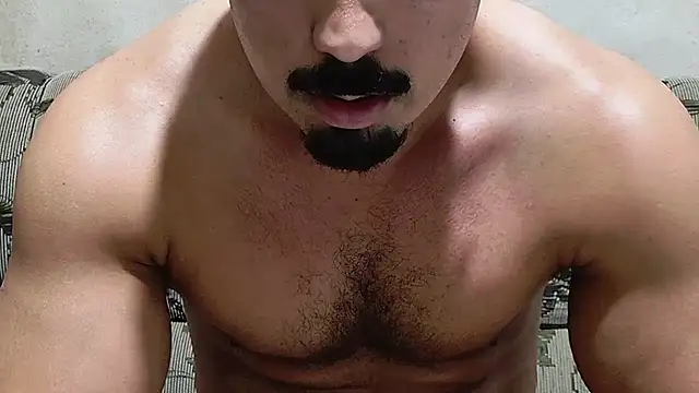 Superbigmr live cam on StripChat