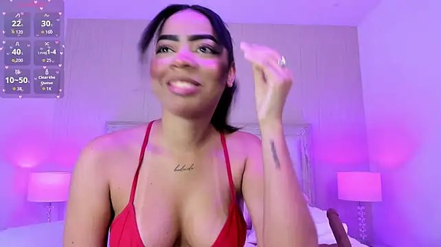TyraKayne live cam on StripChat