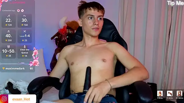 Evaan_Hot live cam on StripChat