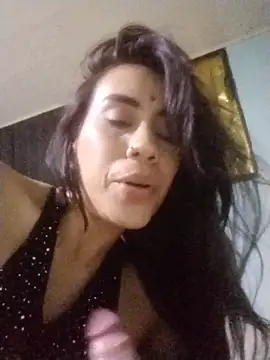 anaisha_isaza live cam on StripChat