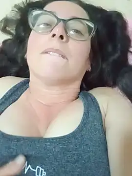 thaliaruby57 live cam on StripChat