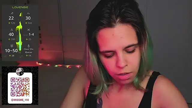 LiraBella live cam on StripChat