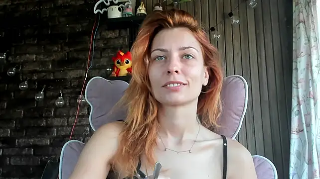 karo123421 live cam on StripChat