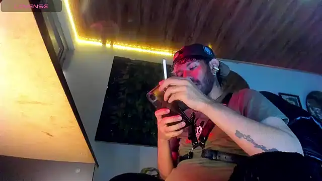 LatinMilk_ live cam on StripChat