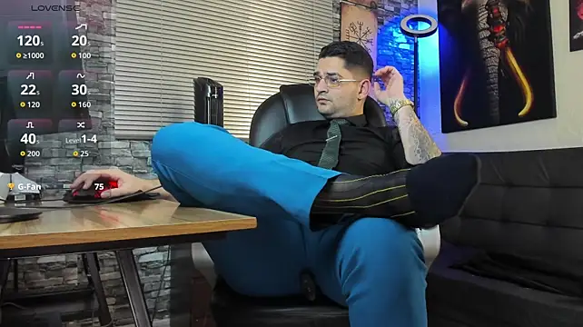 Nicolas_Fellener live cam on StripChat