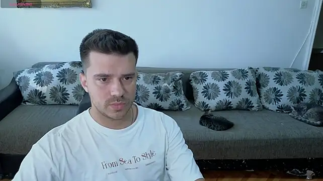 JohnnyStepBro live cam on StripChat