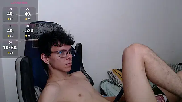 bryamado69 live cam on StripChat