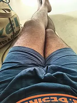 Chanderi19 live cam on StripChat