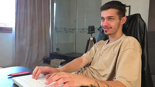 KaydenDrew live cam on StripChat