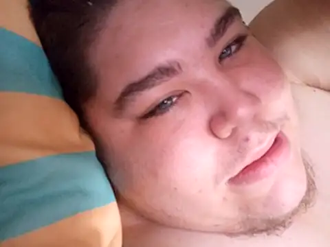 Lukasz21k live cam on StripChat