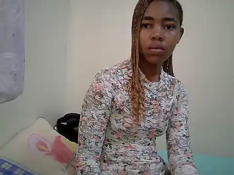MidnightNala live cam on StripChat
