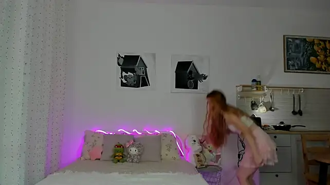 Evie_Tomioka webcam