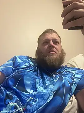 Tallbellybear live cam on StripChat