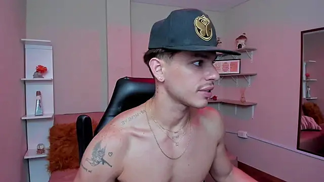 _Juan023_ live cam on StripChat