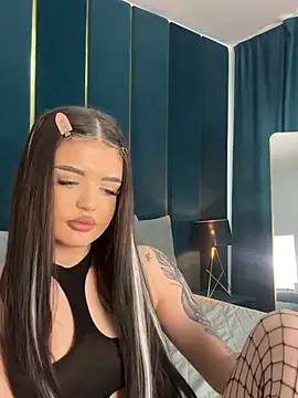 KenzieLou live cam on StripChat