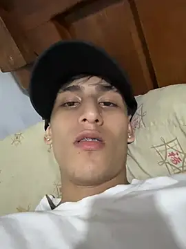 sebxstiancito live cam on StripChat
