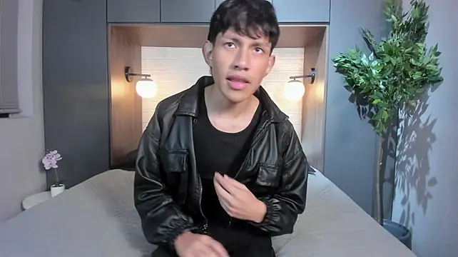 Pierre_Leroy_ live cam on StripChat