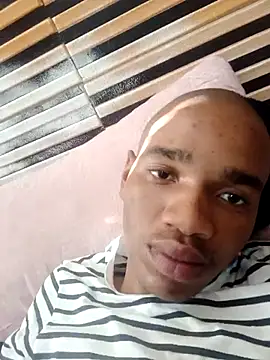 lhShzR live cam on StripChat