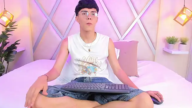 ErickDelRio live cam on StripChat