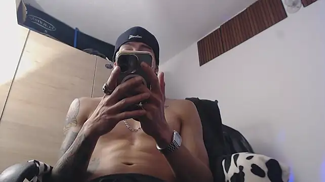 chomelo6 live cam on StripChat