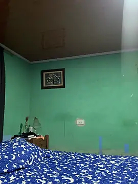 Sexy_latino_outdoors live cam on StripChat